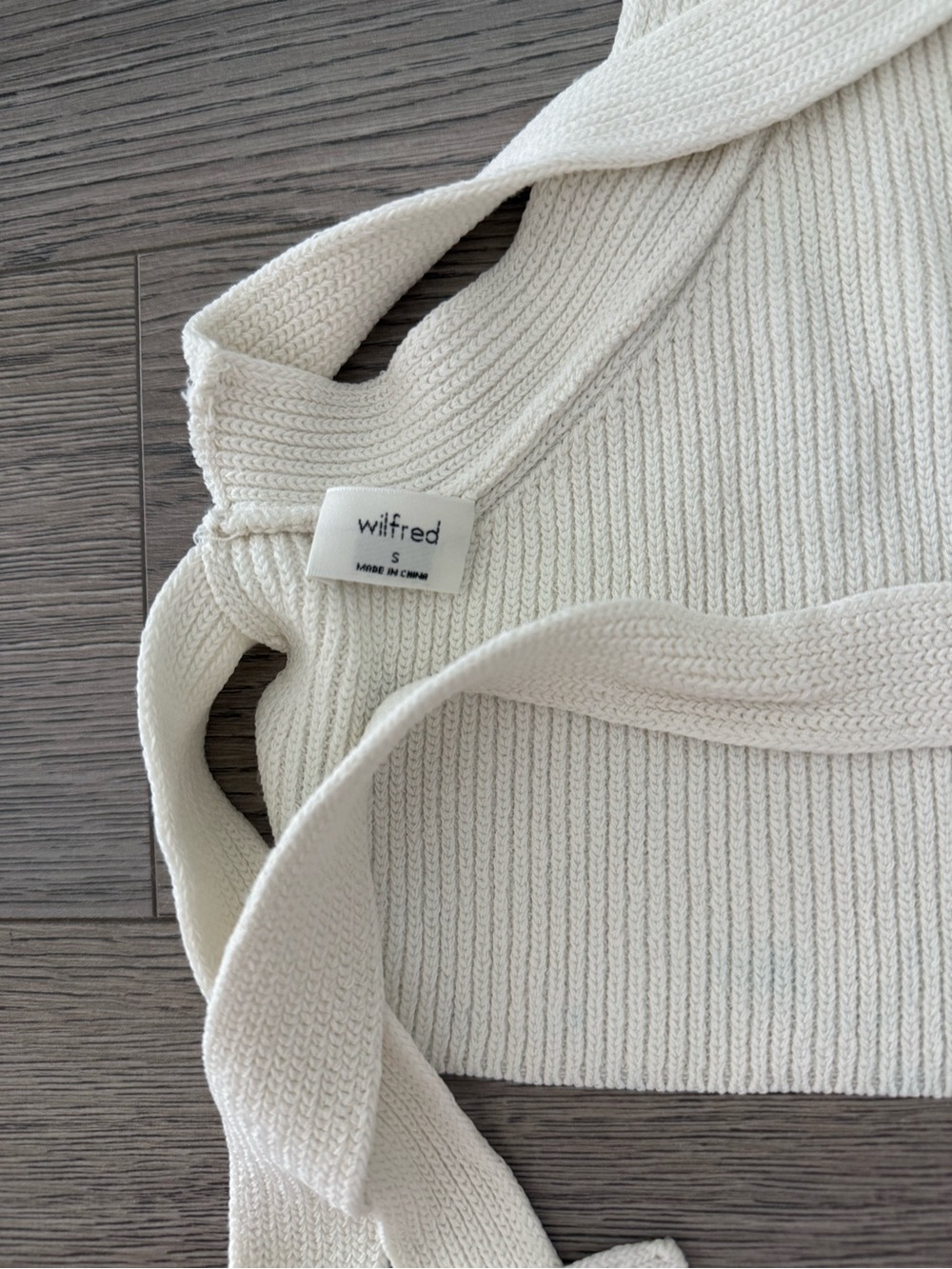 Aritzia Ribbed Cross-Back Tie Tank - Picture 4 of 4